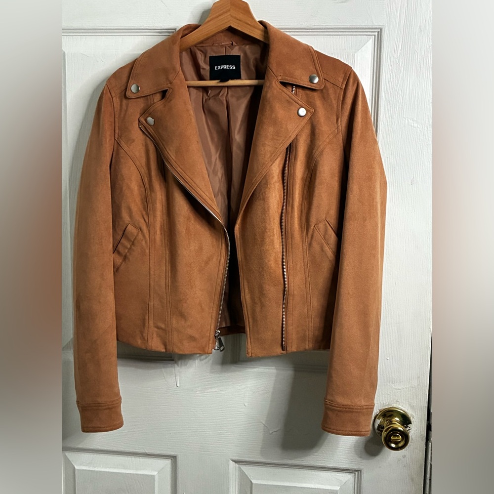 Express Black Tag with Cream Lining